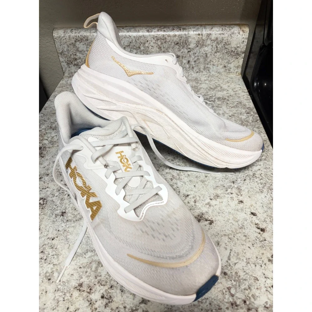 Hoka Skyflow Mens Running Shoes White Gold Frost 1155111 FTG Size 10 D